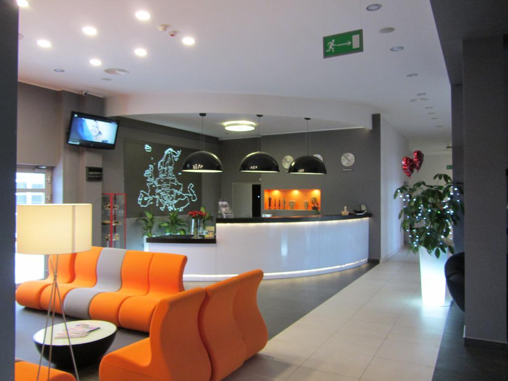 Hotel Europa Lubiń Exteriör bild