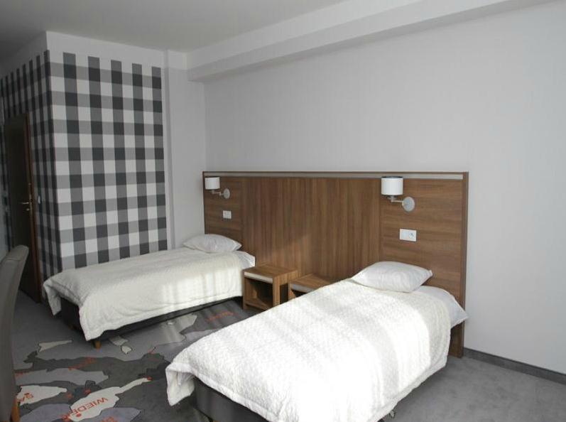 Hotel Europa Lubiń Exteriör bild